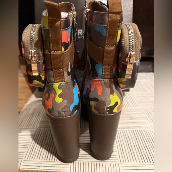 Cape Robbin Monik Block Heel Booties - Picture 6 of 12